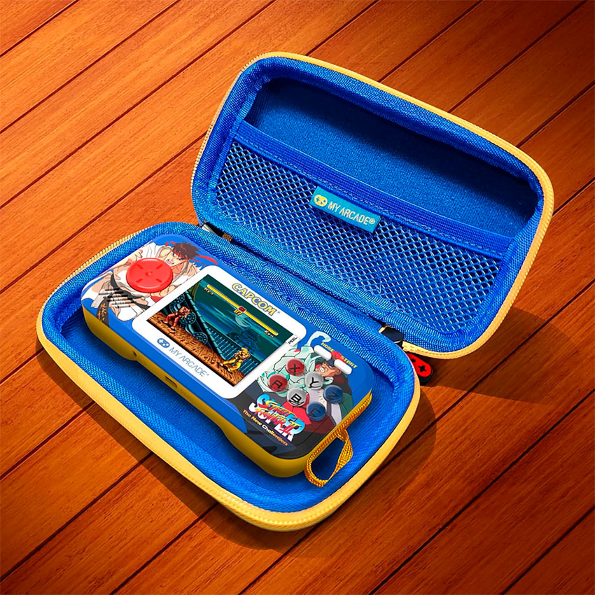 DREAMGEAR CONSOLA PORTÁTIL SUPER STREET FIGHTER II POCKET PLAYER PRO CON PANTALLA DE 7 CM Y ESTUCHE DE VIAJE