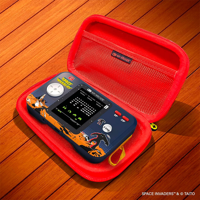 DREAMGEAR CONSOLA PORTÁTIL SPACE INVADERS POCKET PLAYER PRO CON PANTALLA DE 7 CM Y ESTUCHE DE VIAJE
