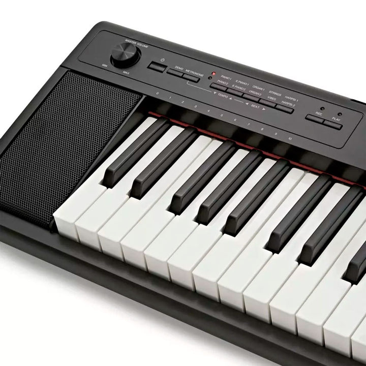 YAMAHA TECLADO PIAGGERO 61 TECLAS COLOR NEGRO